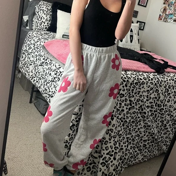 Pink Flower soft grey sweatpants new girl order